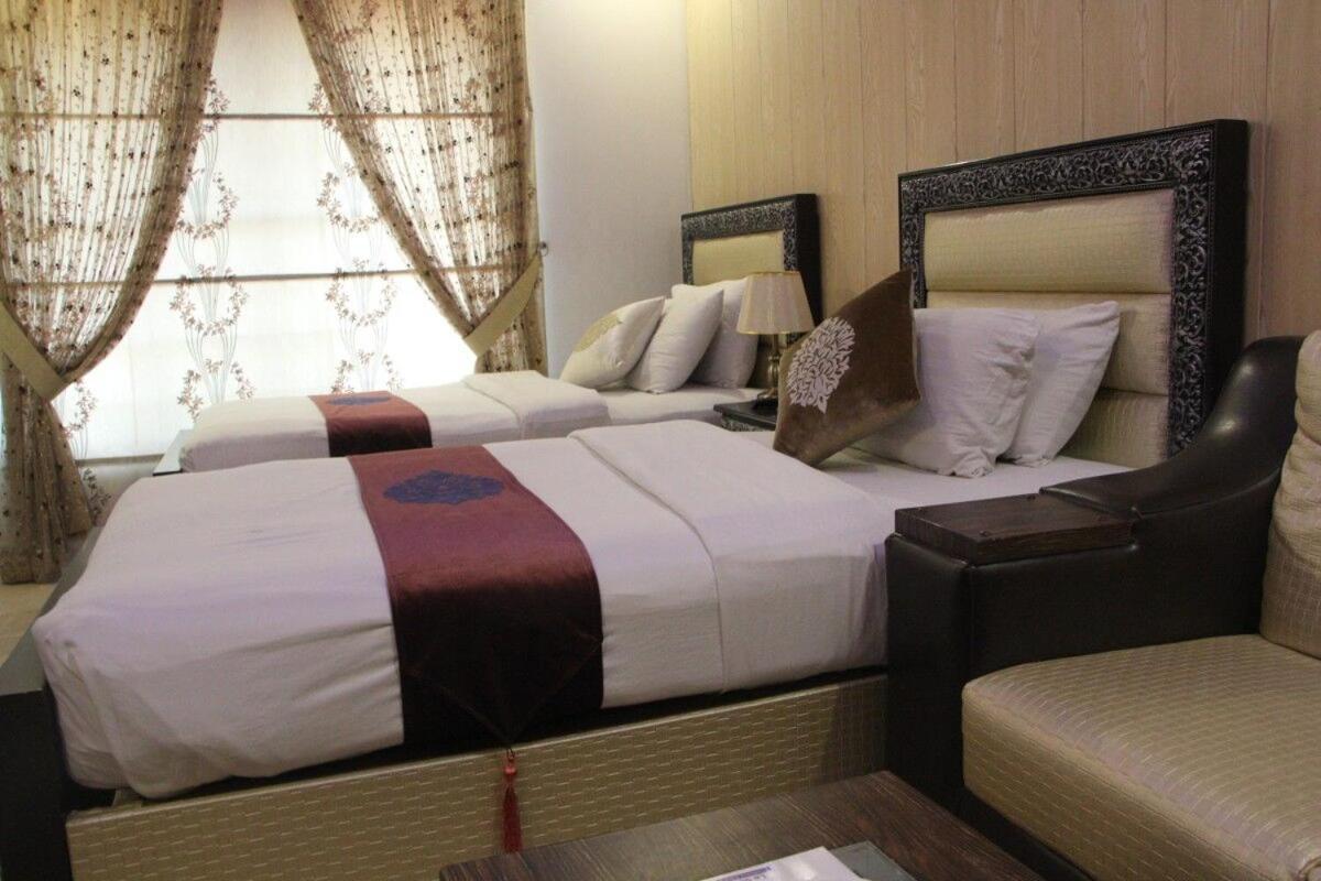 Hotel The Leschanze Lahore Exterior photo