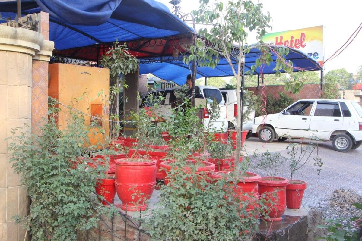 Hotel The Leschanze Lahore Exterior photo