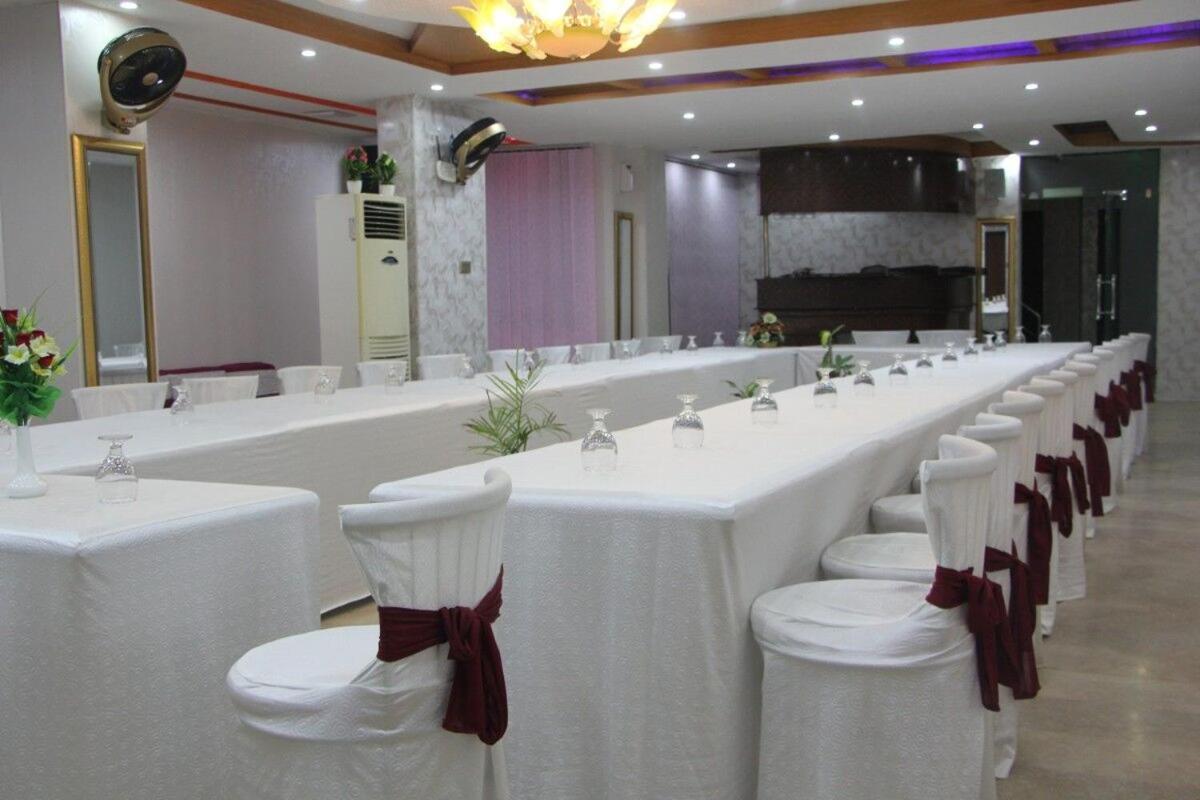 Hotel The Leschanze Lahore Exterior photo
